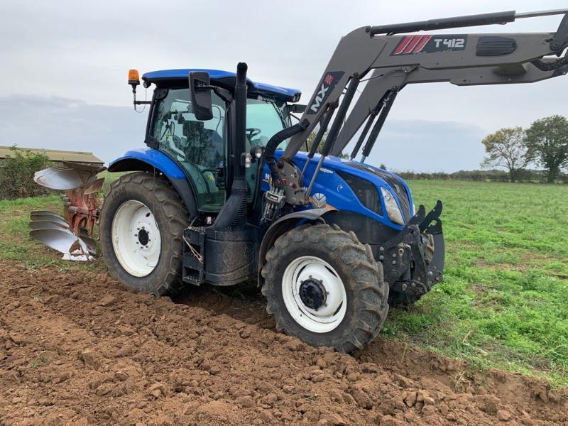 NEW HOLLAND T6-155AC