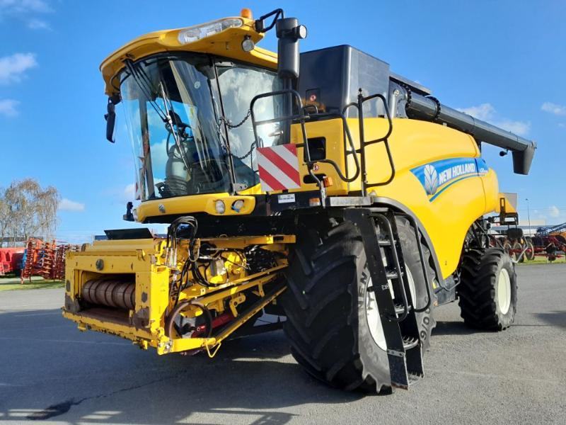 NEW HOLLAND CR9080