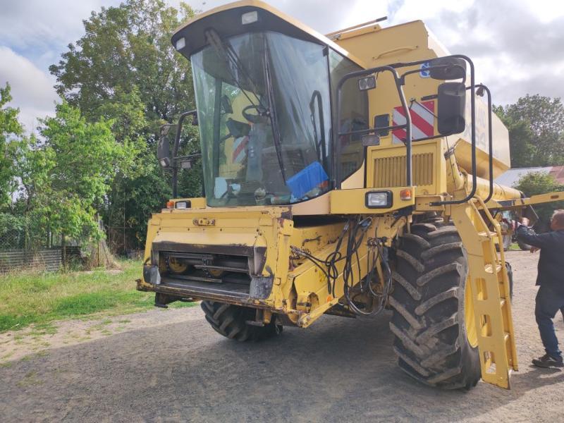 NEW HOLLAND TX64