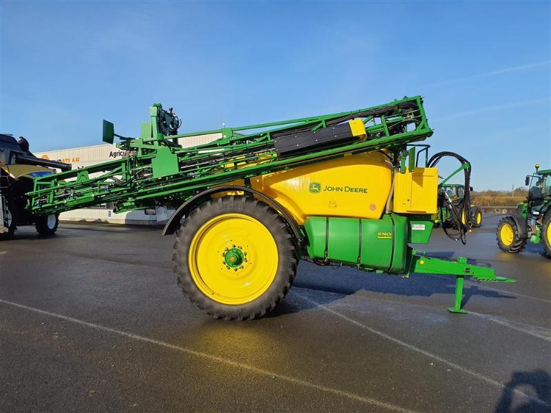 JOHN DEERE R740i