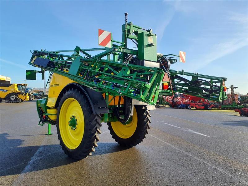 JOHN DEERE R740i