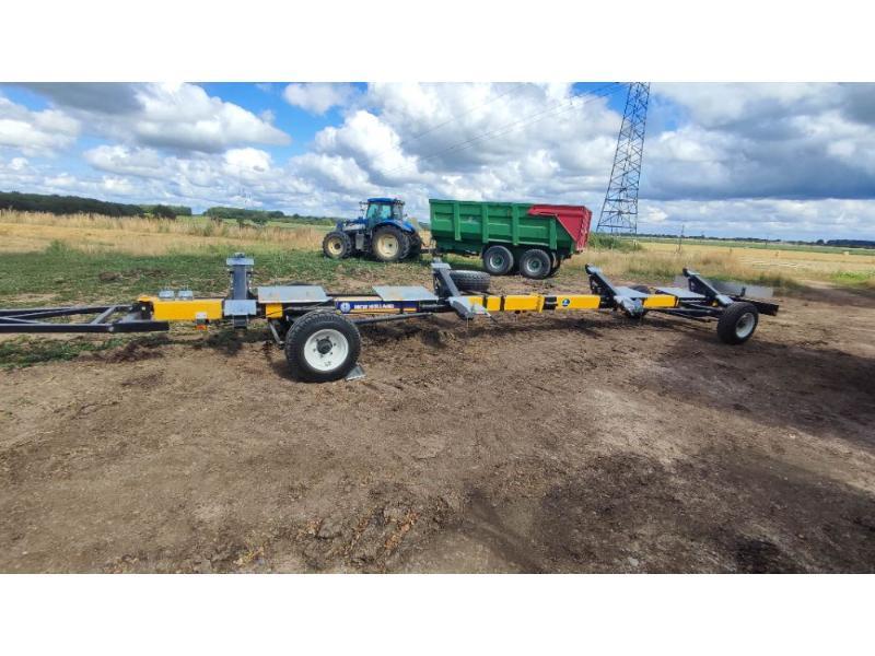 NEW HOLLAND CHARIOT