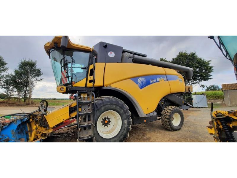 NEW HOLLAND CX8040