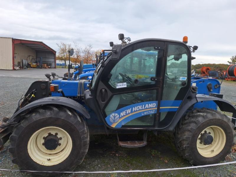 NEW HOLLAND LM7-42