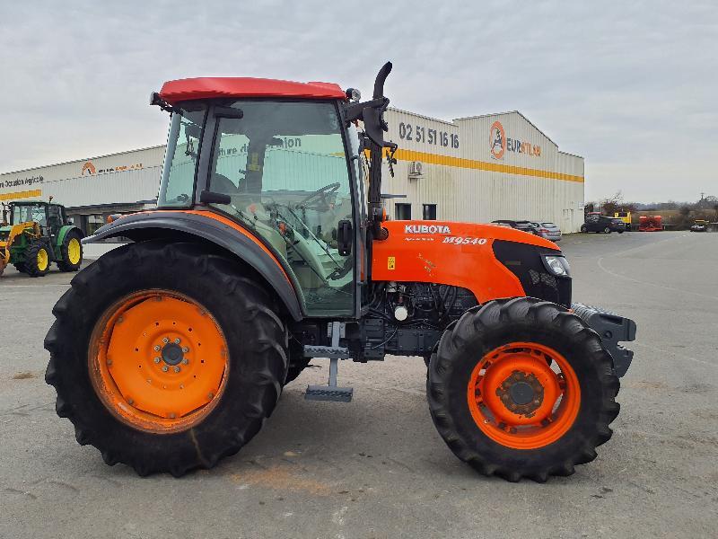 KUBOTA M9540
