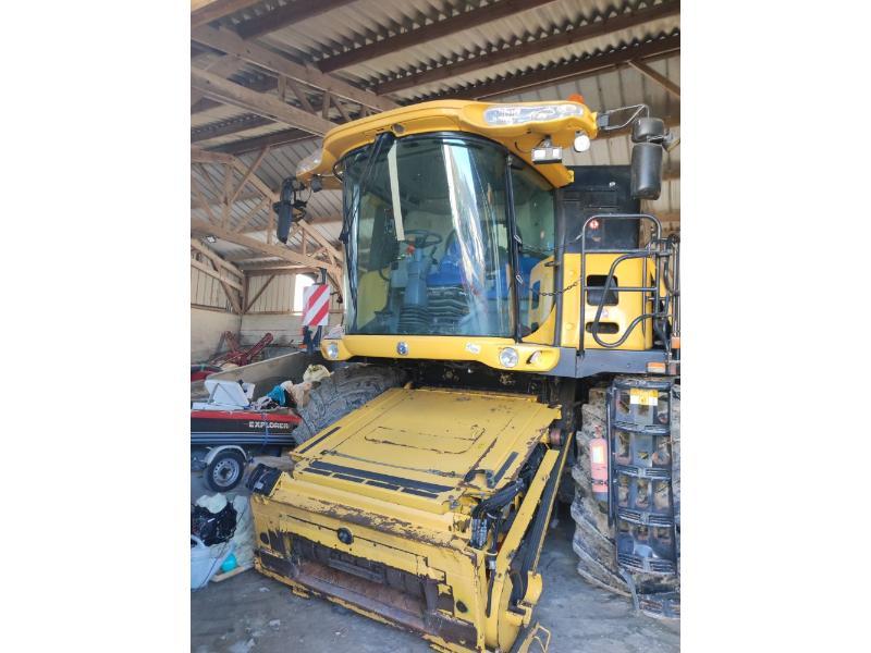 NEW HOLLAND CR9070