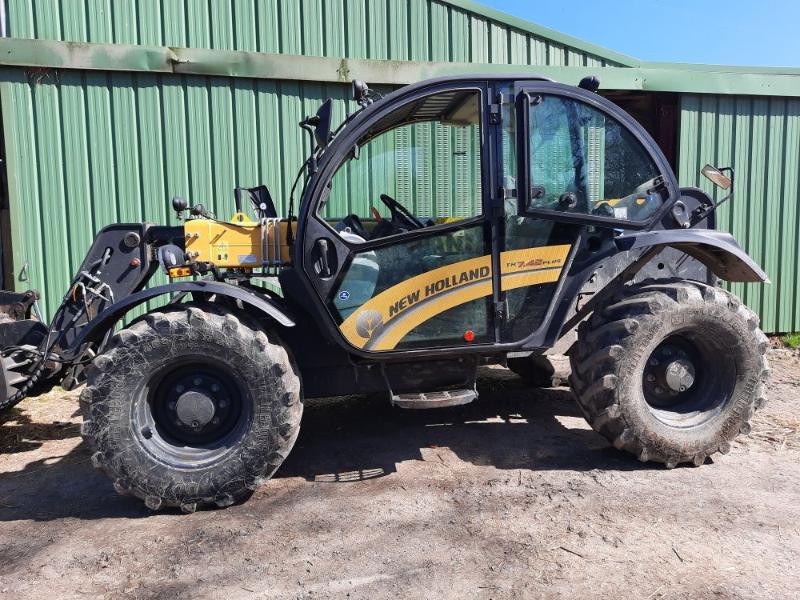 NEW HOLLAND TH7-42