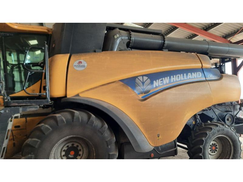 NEW HOLLAND CR8080