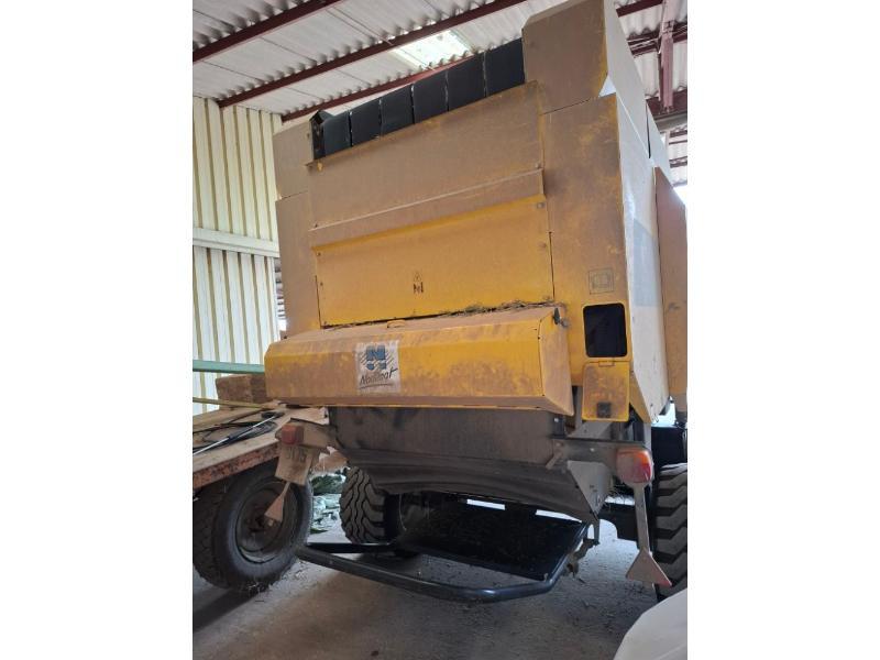 NEW HOLLAND BR7070