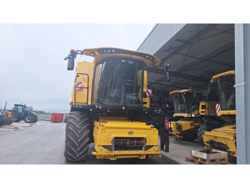 NEW HOLLAND CR7-90