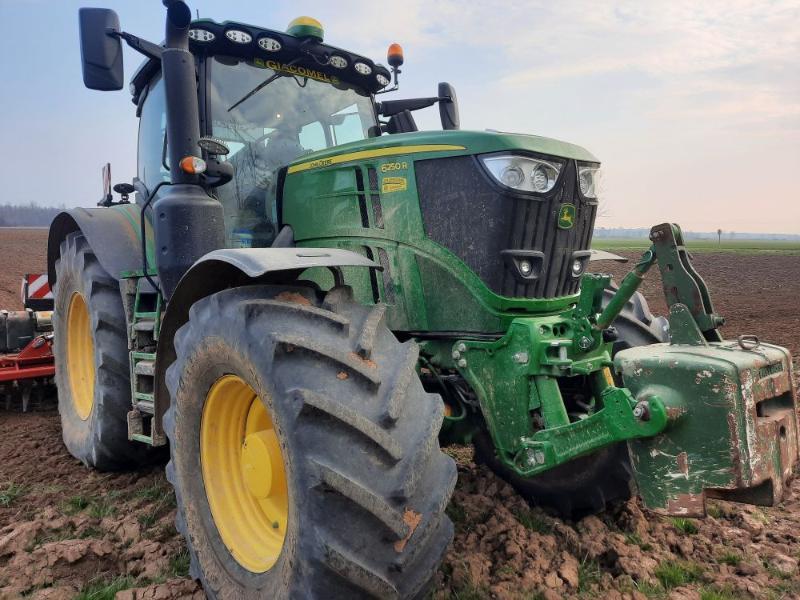 JOHN DEERE 6250R