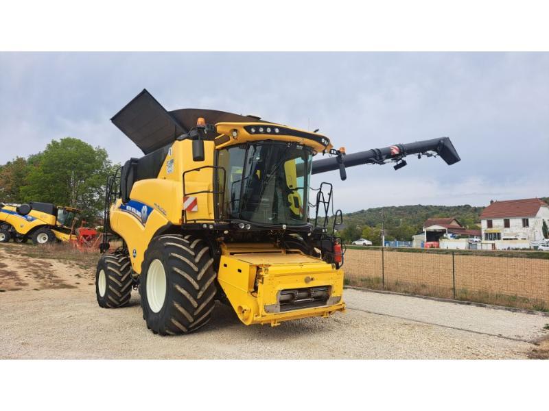 NEW HOLLAND CR9-90