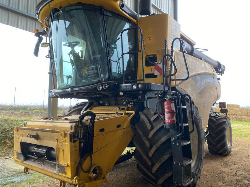 NEW HOLLAND CR9-90