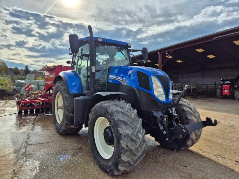 NEW HOLLAND T7-200RC