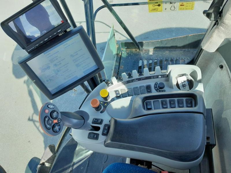 NEW HOLLAND FR450