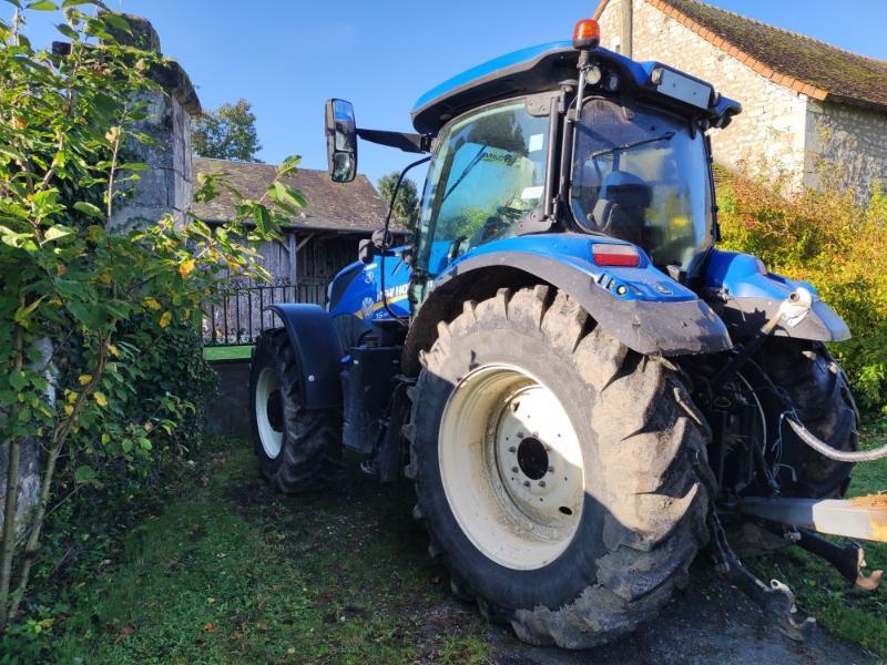 NEW HOLLAND T6-165DY