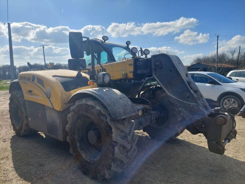 NEW HOLLAND TH7-32