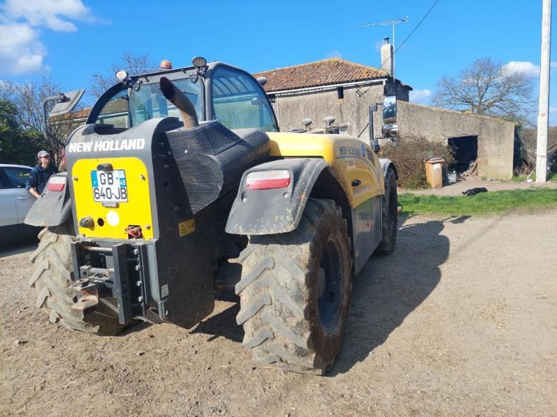NEW HOLLAND TH7-32