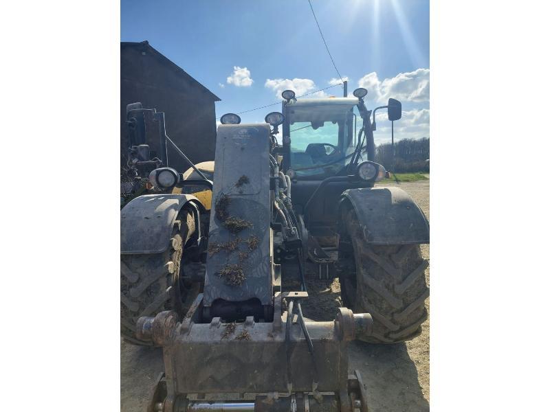 NEW HOLLAND TH7-32