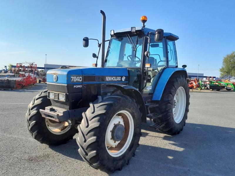 NEW HOLLAND 7840