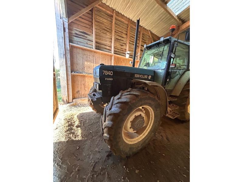 NEW HOLLAND 7840