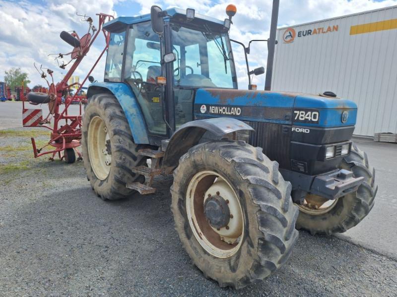 NEW HOLLAND 7840