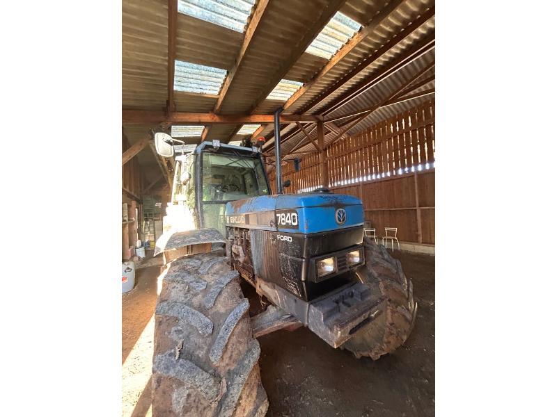 NEW HOLLAND 7840