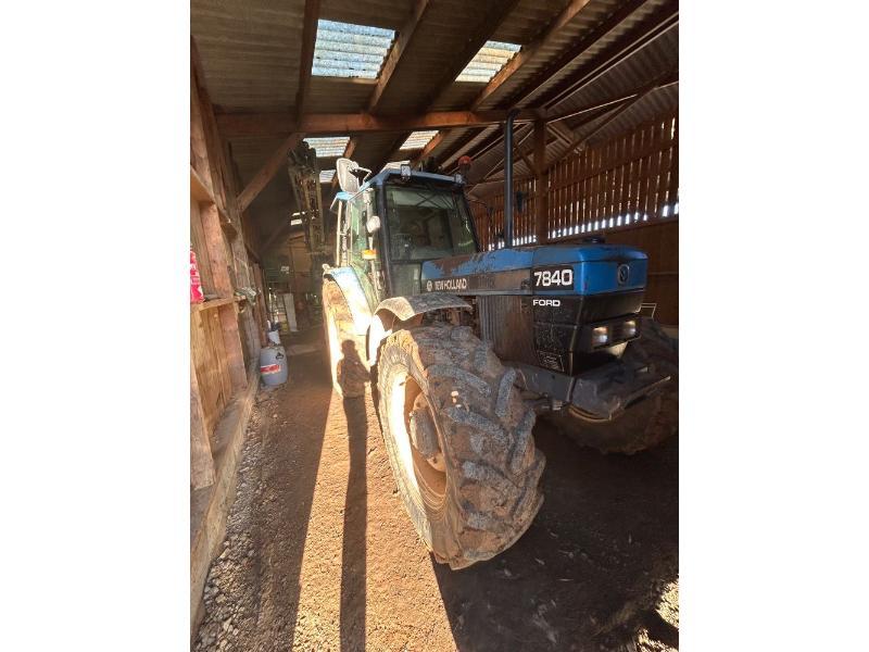 NEW HOLLAND 7840