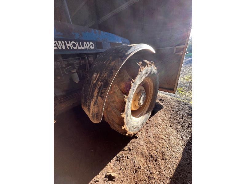 NEW HOLLAND 7840