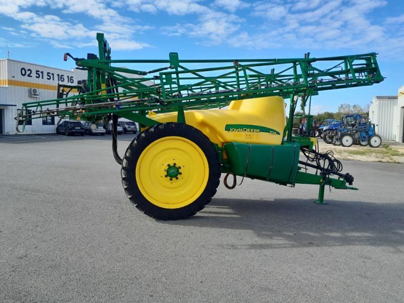 JOHN DEERE 724