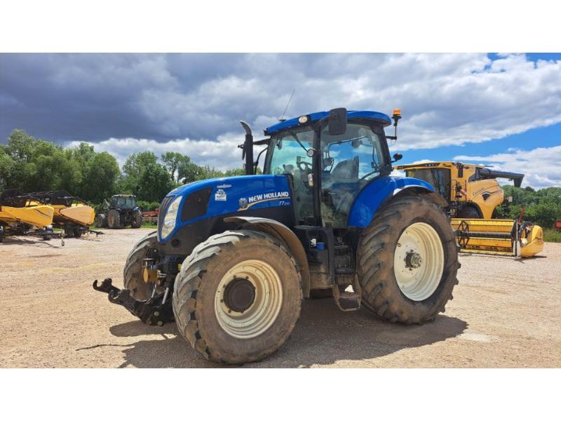 NEW HOLLAND T7-210AC