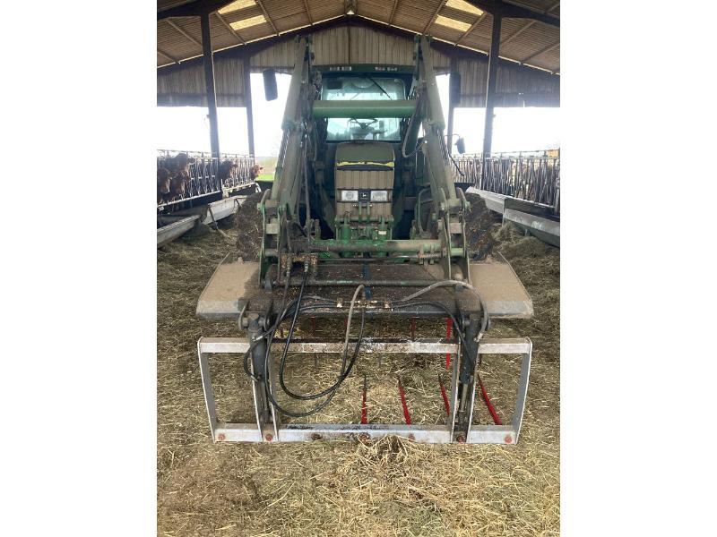 JOHN DEERE 6810