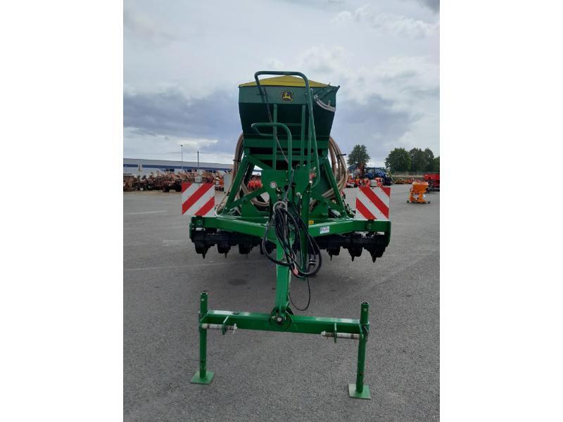 JOHN DEERE 750A