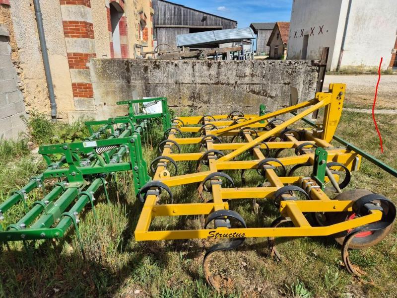LACHAUD STRUCTUS