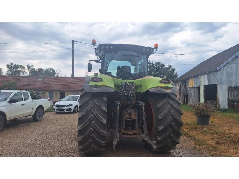 CLAAS AXION 810